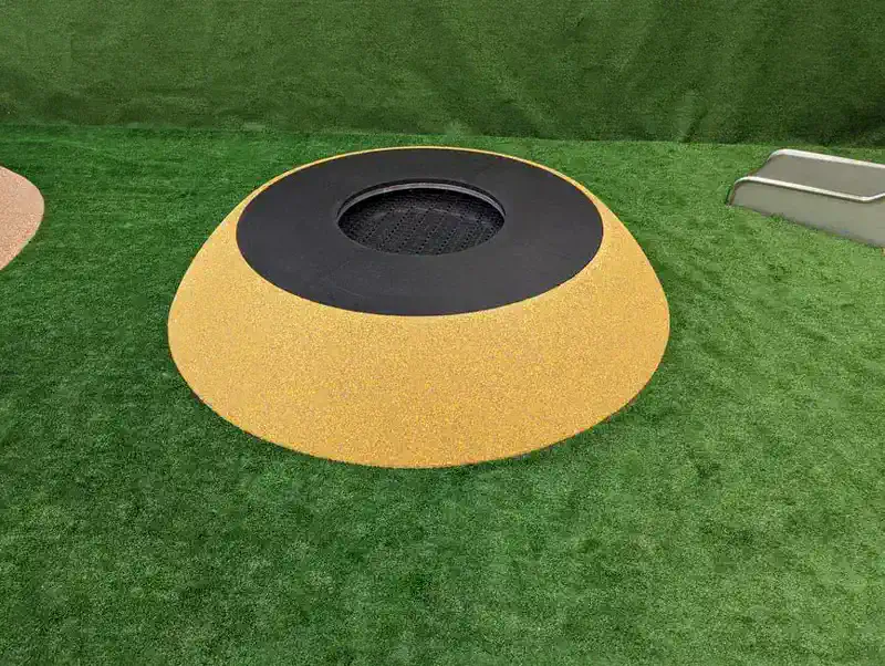 Полусферы из EPDM-крошки на готовой площадке — пример 6